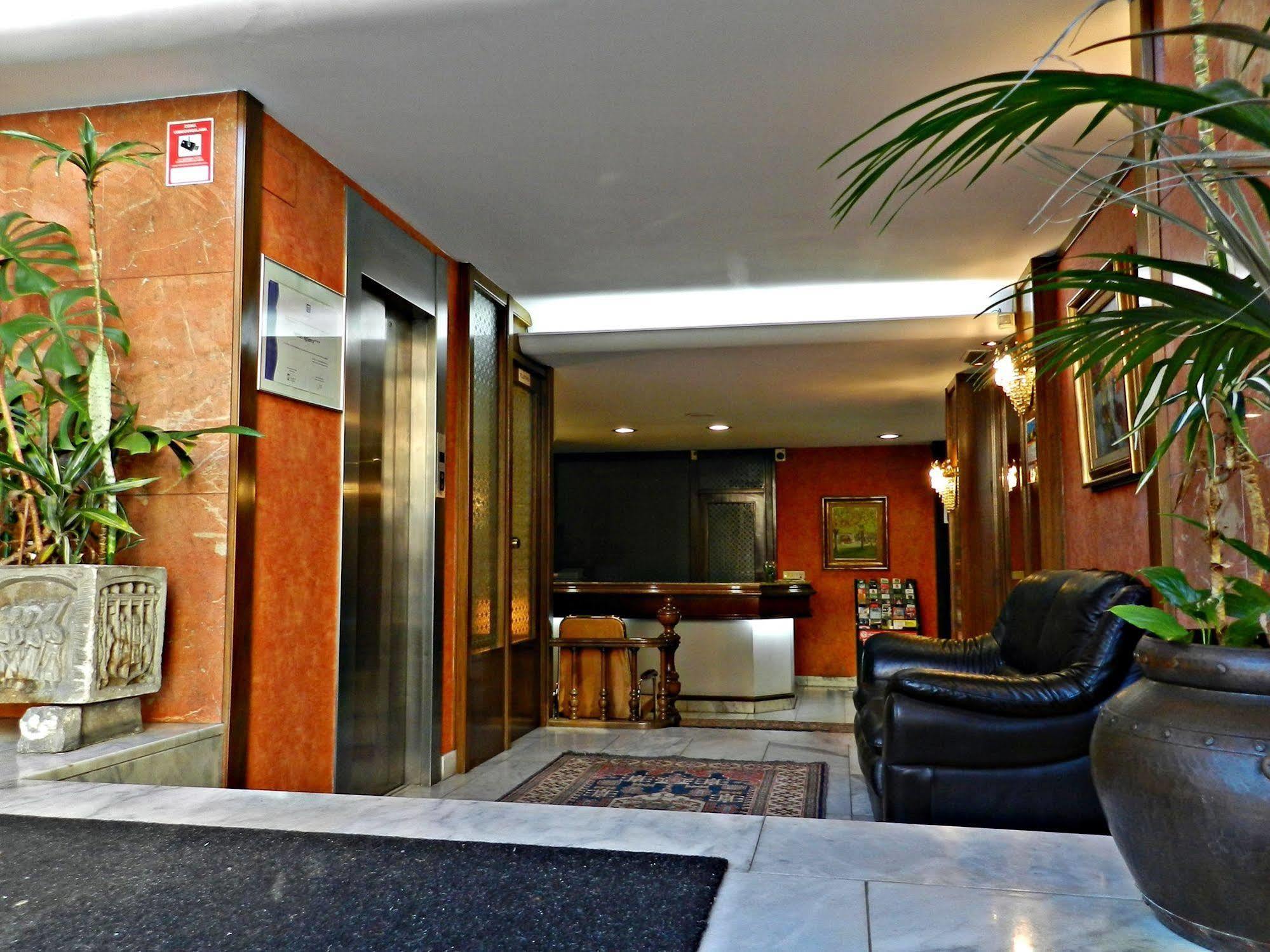 Hotel Alda Centro Gijón Exteriör bild