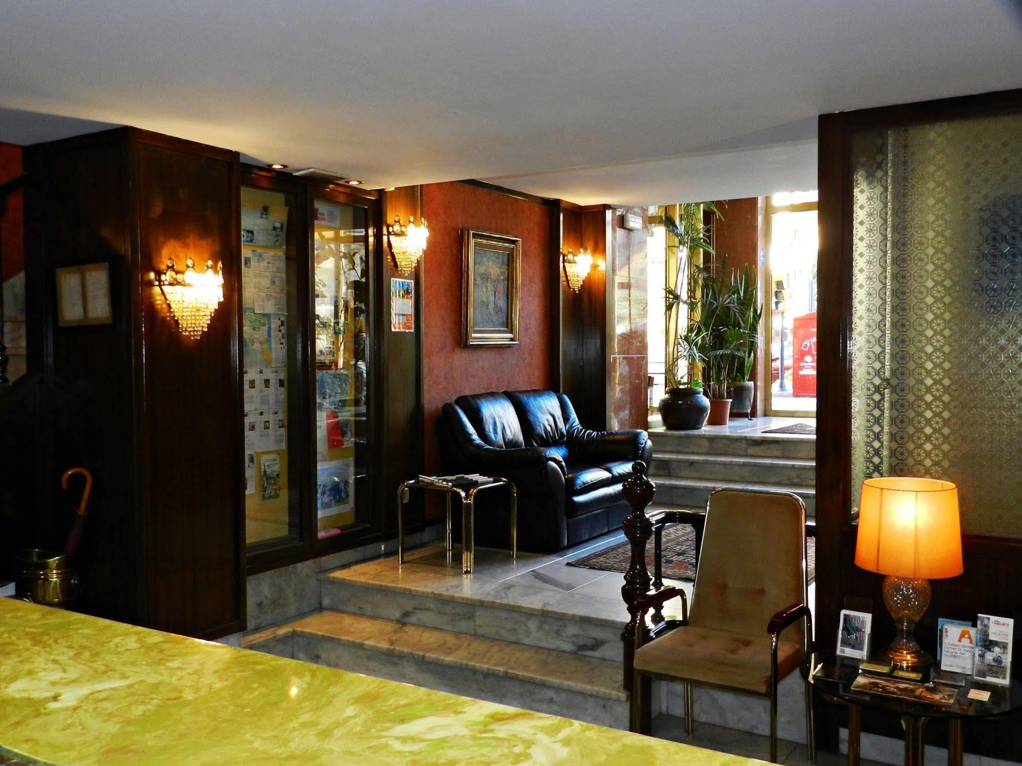 Hotel Alda Centro Gijón Exteriör bild
